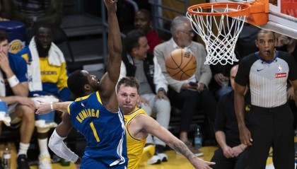 星空体育官方网站-逢低买入库明加？湖人筹码不符合勇士需求 交易需要拉入第三方